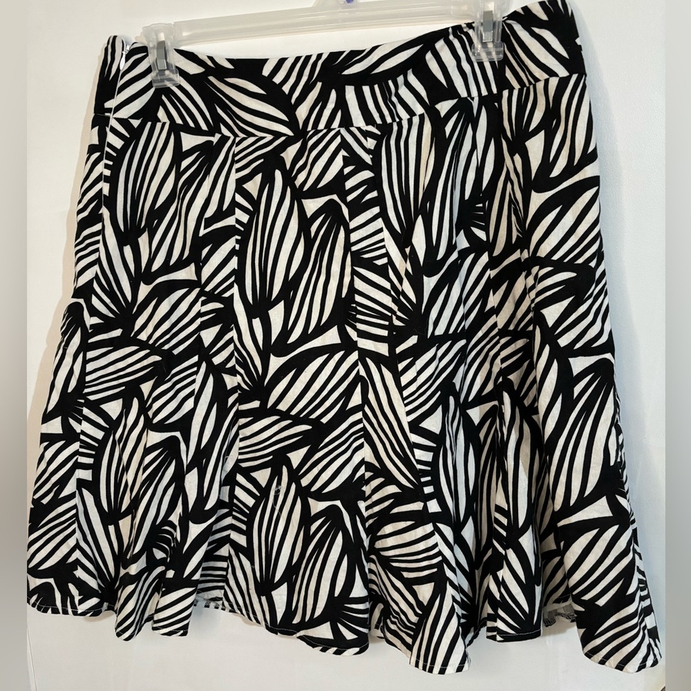 Chadwick’s skirt (black and white)
